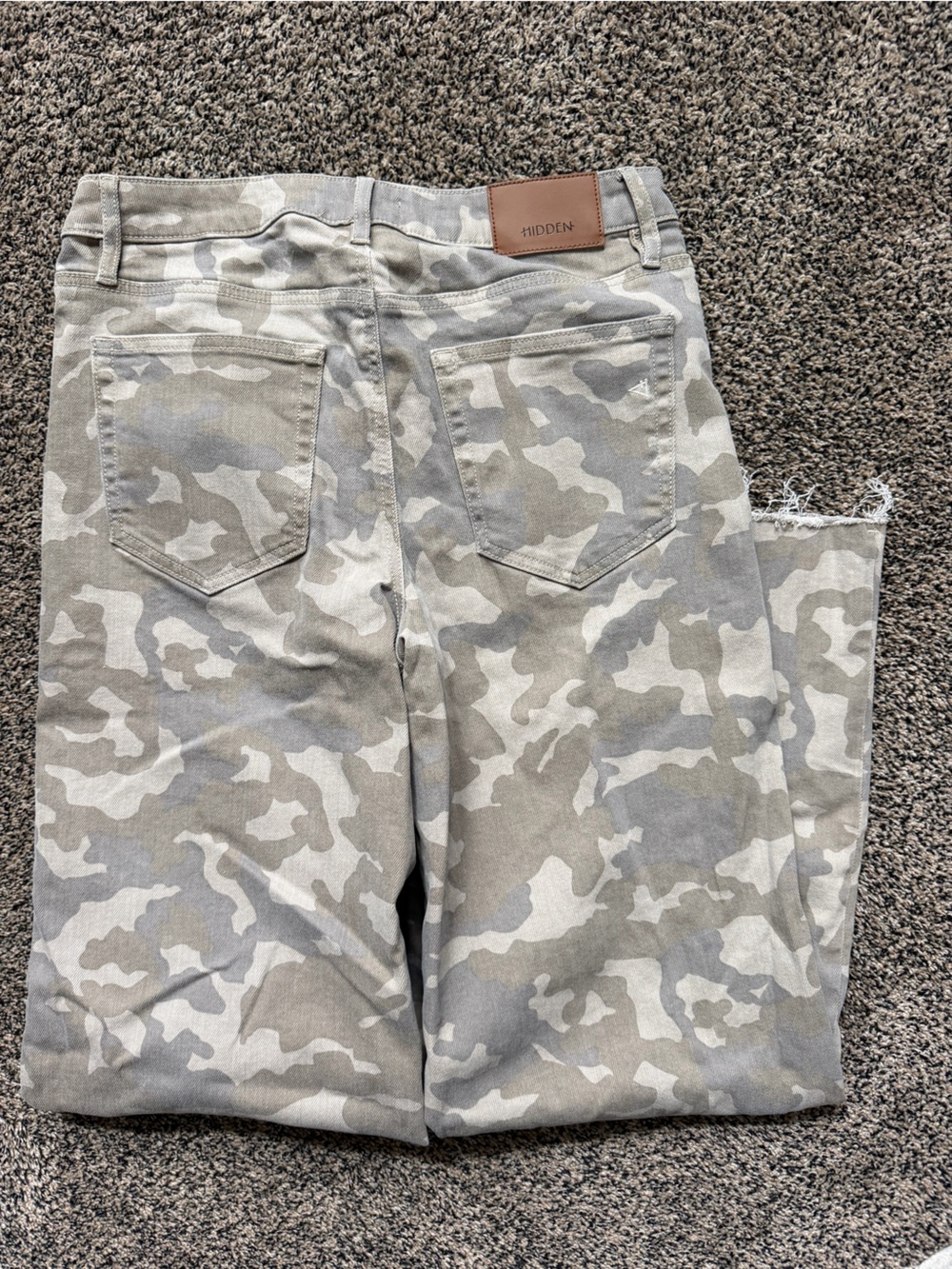 Camouflage Print Jeans - Light Gray Camo